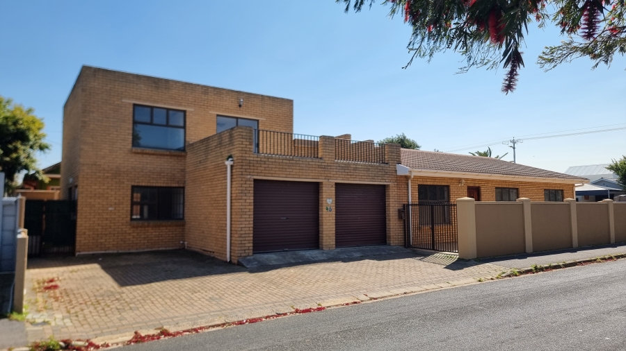6 Bedroom Property for Sale in Lochnerhof Western Cape